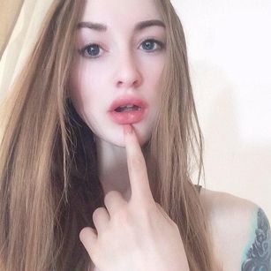 Model - JuicyKitty blowjob