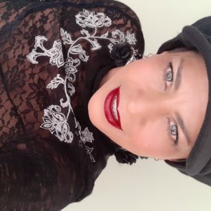 Model - Sara roche cum