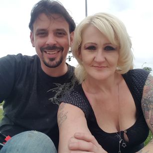 Model - Deviant Duo milf