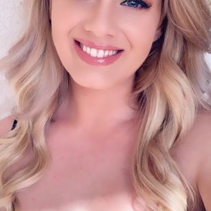 Model - Bianca curvy