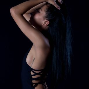 Model - Kelly Rodgers tits