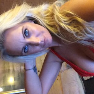 Model - Littlemisstrouble pussy