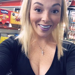 Model - Donna Dahlia fetish