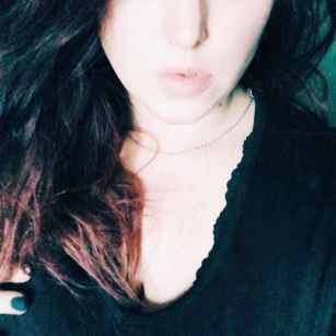 Model - Scarlett Cumming smoking