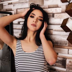 Model - IsabelHall legs