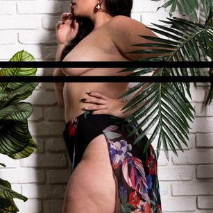 Model - MisSlick FINDOMME