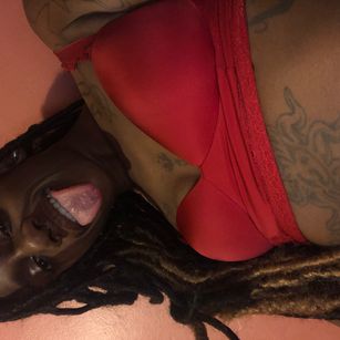 Model - MadameKINKyKay ass