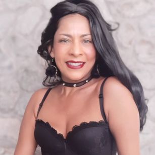 Model - Sara roche colombian