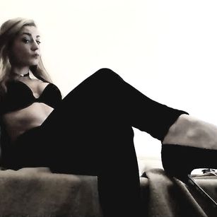 Model - Queen Carmen bdsm