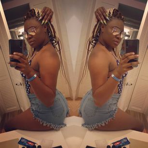 Model - ebony secret deepthroat