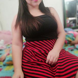 Model - Bellota masturbation