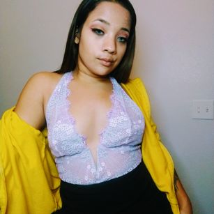 Model - blue eyes latina