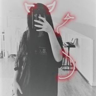 Model - Charlotte Fox latina