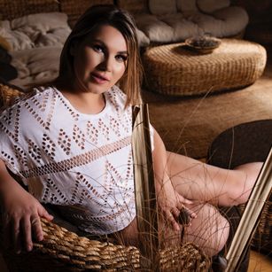 Model - FeliciaKrige milf