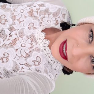 Model - Sara roche bsd