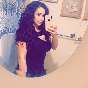 Model - Mia Evelyn feet