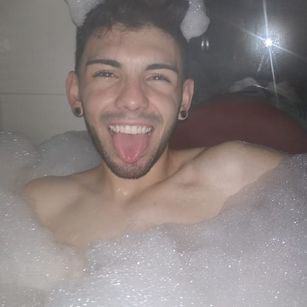 Model - Carolayn Jeis sumisa