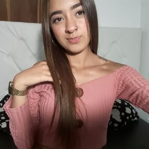 Model - Luciana Smith latina