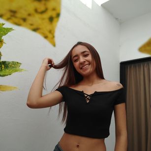 Model - Luciana Smith bigdildo