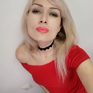 Model - Hot Mary toy