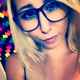 Model - Anna Lovette 1