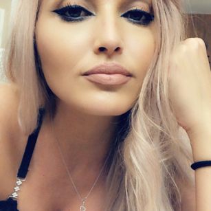 Model - ariana_anne Blonde