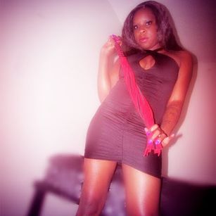 Model - Mistress Uniquee smoking