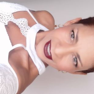 Model - Sara roche colombian