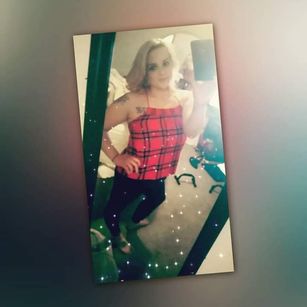 Model - Mandi Cane short