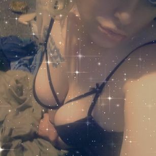 Model - Mandi Cane curvy