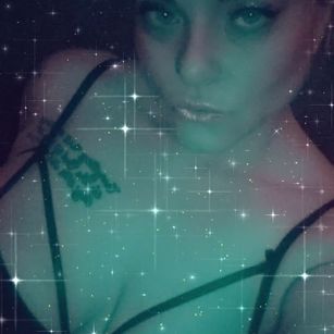 Model - Mandi Cane Hot