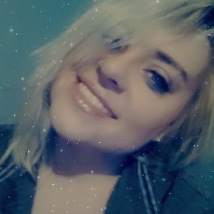 Model - Mandi Cane Hot