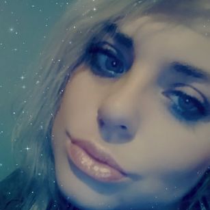 Model - Mandi Cane flirty