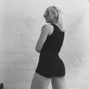 Model - Sweet Diana ass