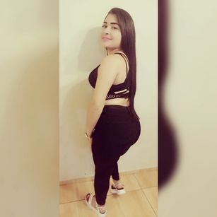 Model - Nicolle trocel cum