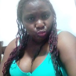 Model - Mara_Ardiente19 tetona