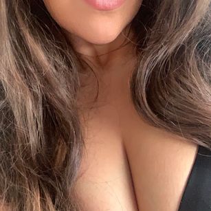 Model - Brunette_Saffy kinky