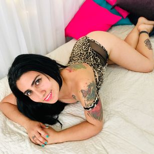 Model - Carla Millan pussy