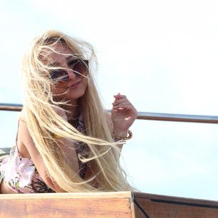 Model - AppleBrandy boobs