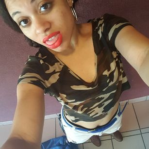 Model - Muva Lucky Lee foot