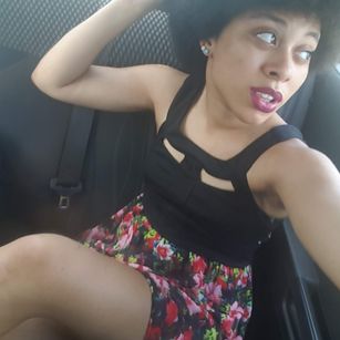 Model - Muva Lucky Lee Hand