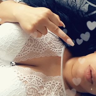 Model - FinMilf Princess Valentina pussy