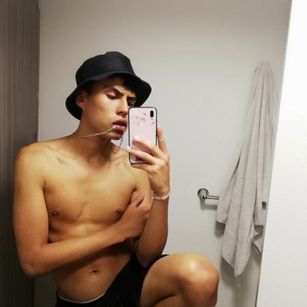 Model - Camilo Leon smart