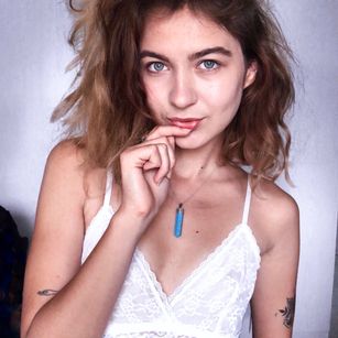 Model - FeliciaFoxy naughty