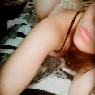 Model - Roxana_sf curvy