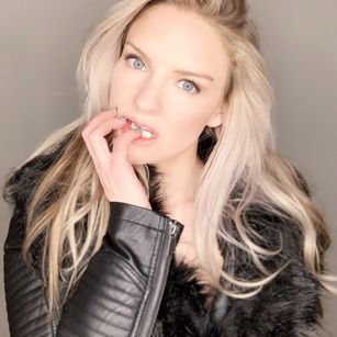 Model - Allie Awesome Blonde