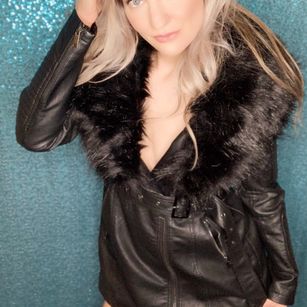 Model - Allie Awesome Hot