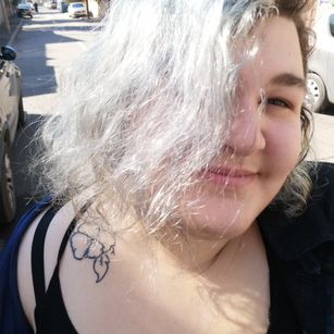 Model - nyxxxeris hairy