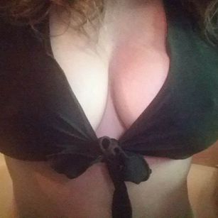 Model - Petfucktoy bigtits