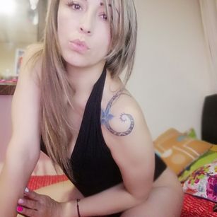 Model - Lyann_ mommy